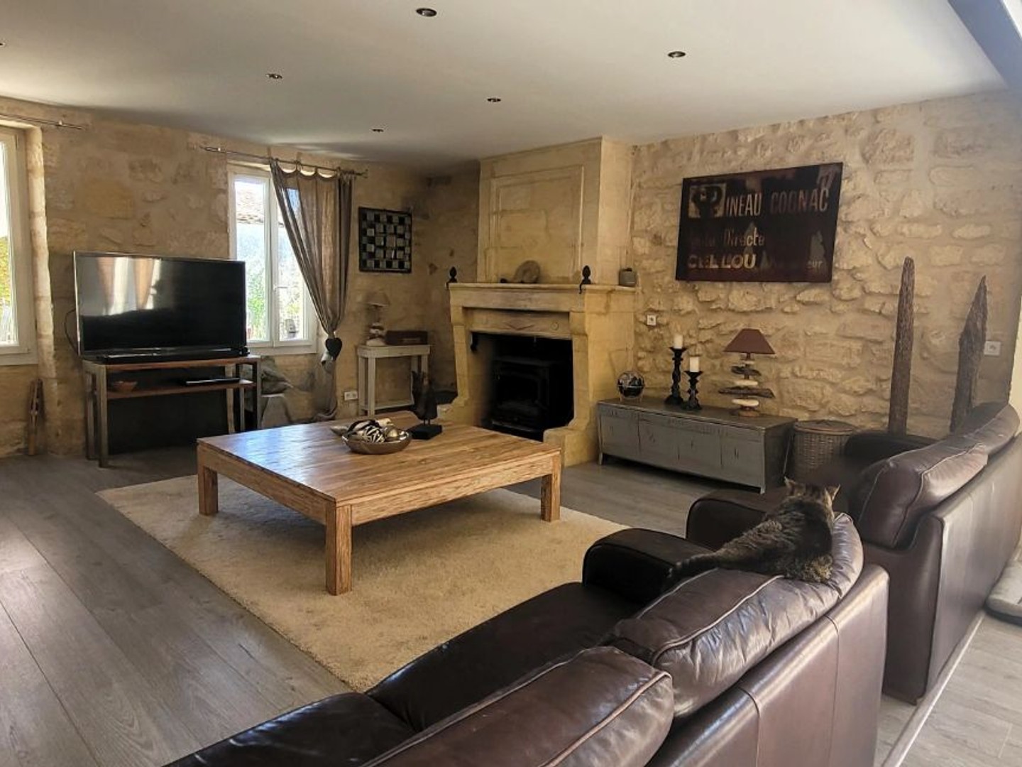 Maison à vendre - 5 pièces - 238m2 - Tauriac (33710)