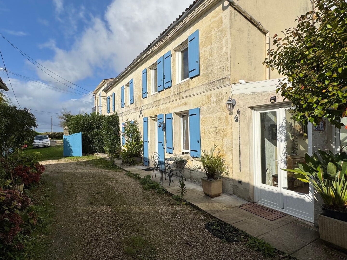 Maison à vendre - 7 pièces - 209m2 - Saintes (17100)