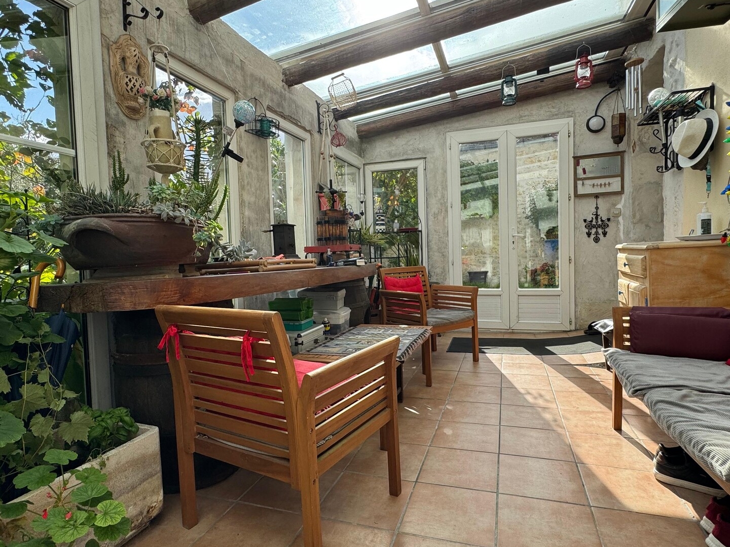 Maison à vendre - 7 pièces - 209m2 - Saintes (17100)