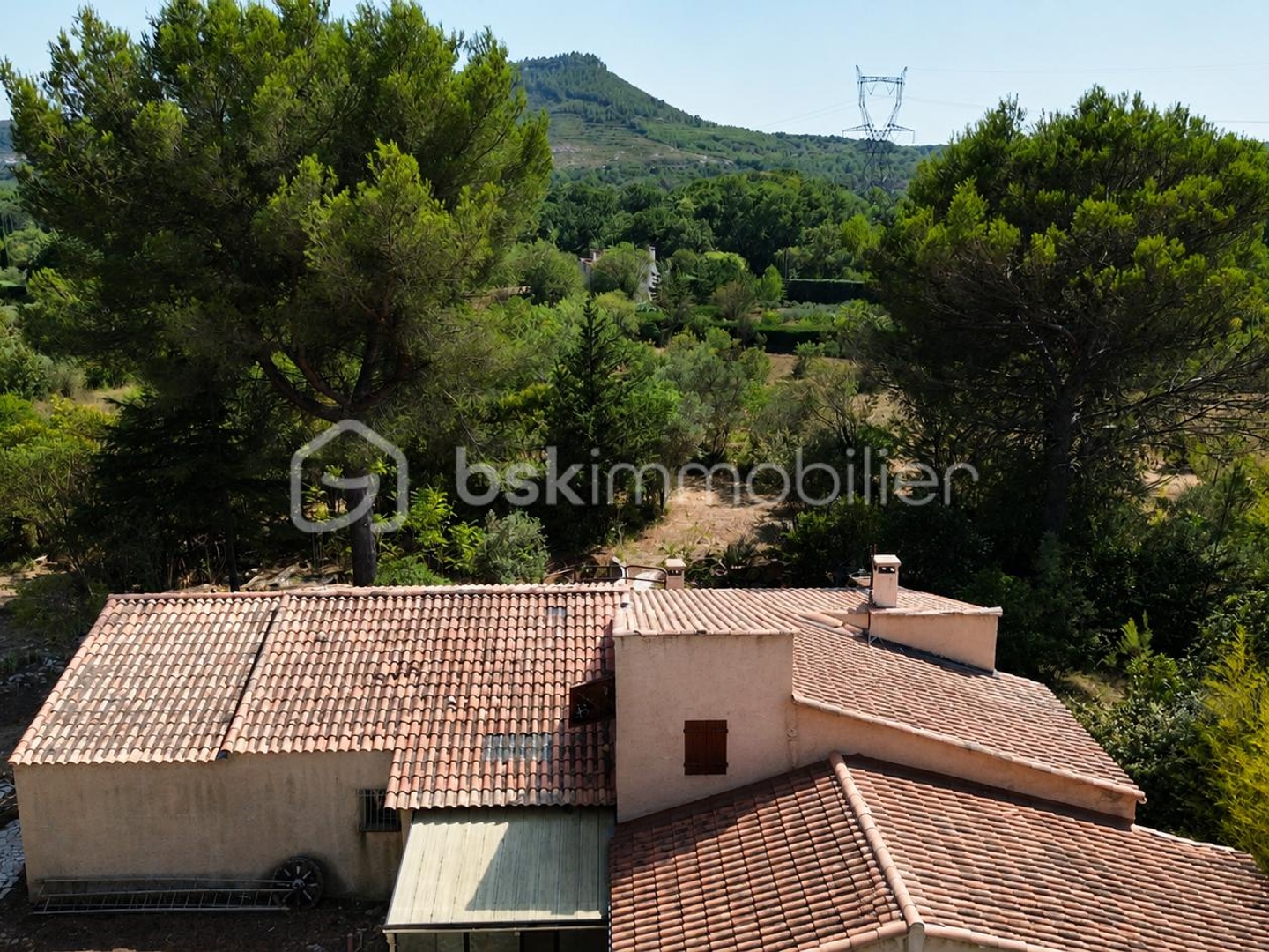 Maison à vendre - 6 pièces - 131m2 - Ventabren (13122)