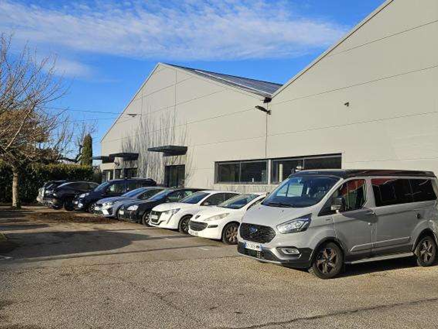 À vendre locaux industriels 5097m² à Entraigues