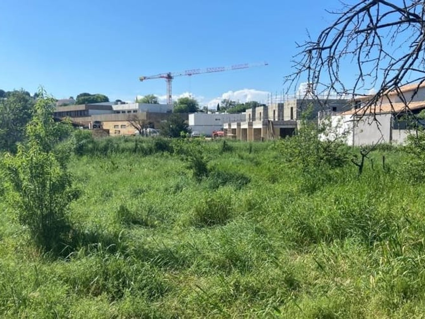 Terrain 334 m²