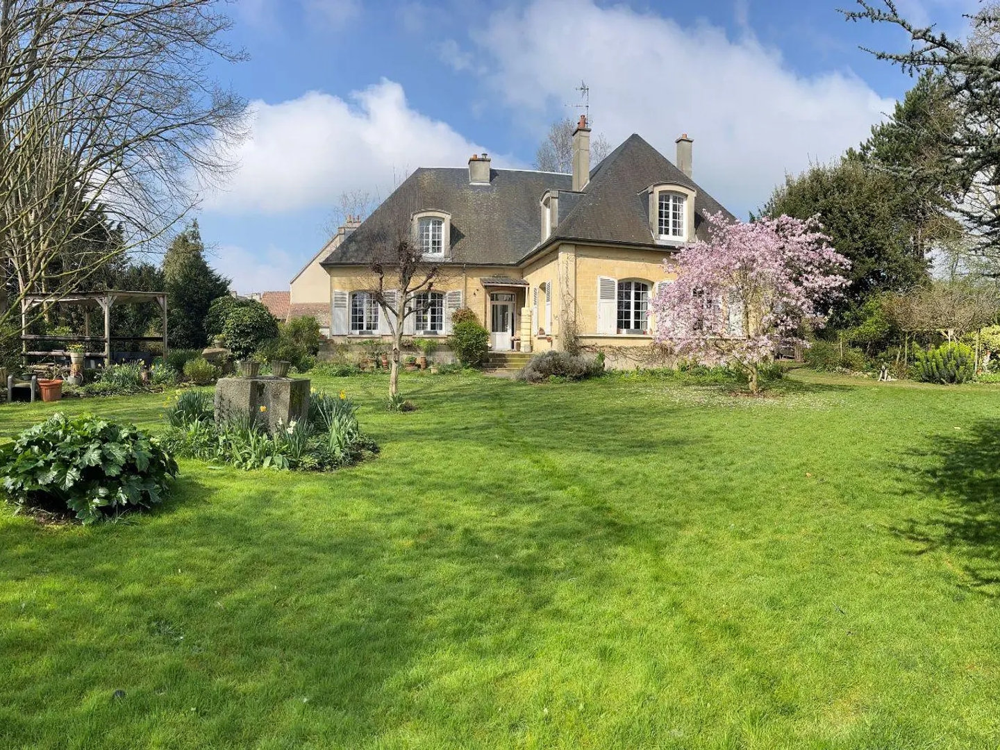 Maison 7 pièces 255 m²