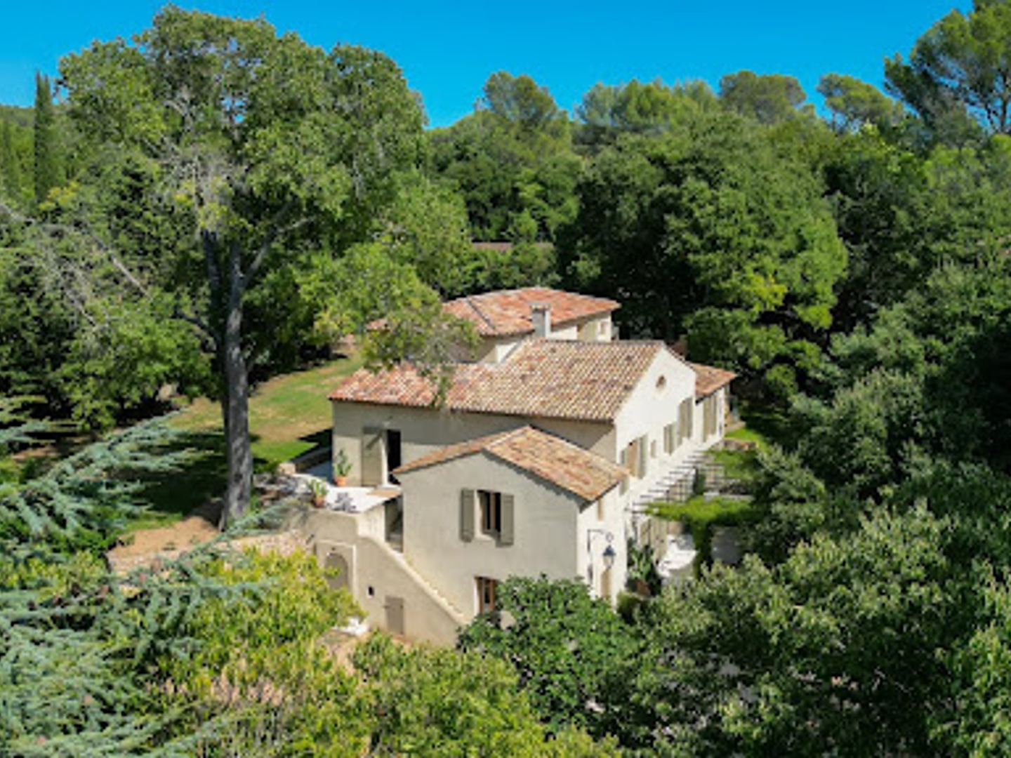 Propriété 10 pièces 445 m²