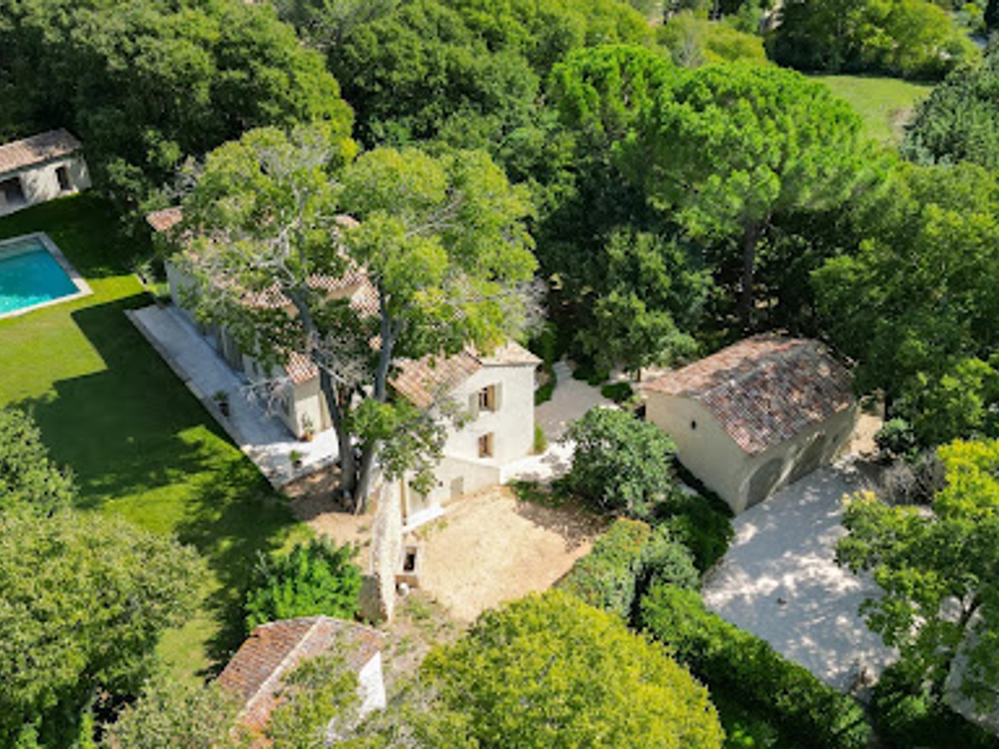 Maison à vendre - 10 pièces - 445m2 - Aix-En-Provence (13100)