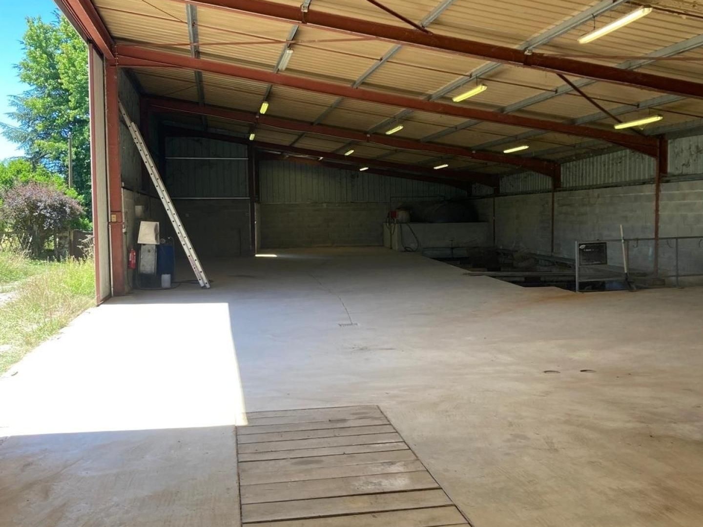 Bureaux à vendre - 1 pièce - 412m2 - Saint-Sulpice-Les... (87160)