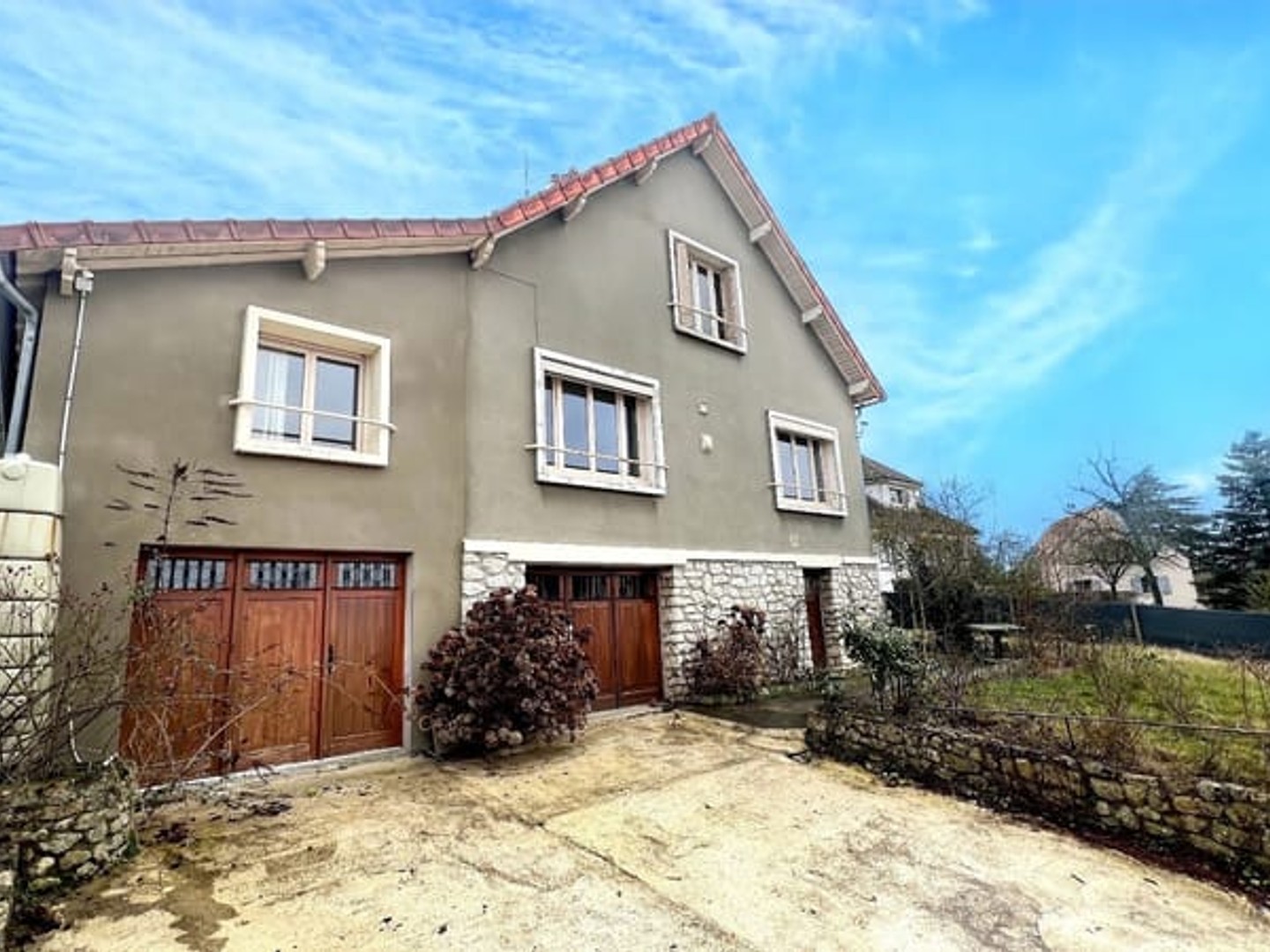 MAISON T6 SUR SOUS SOL TOTAL AVEC TERRAIN DIVISIBLE