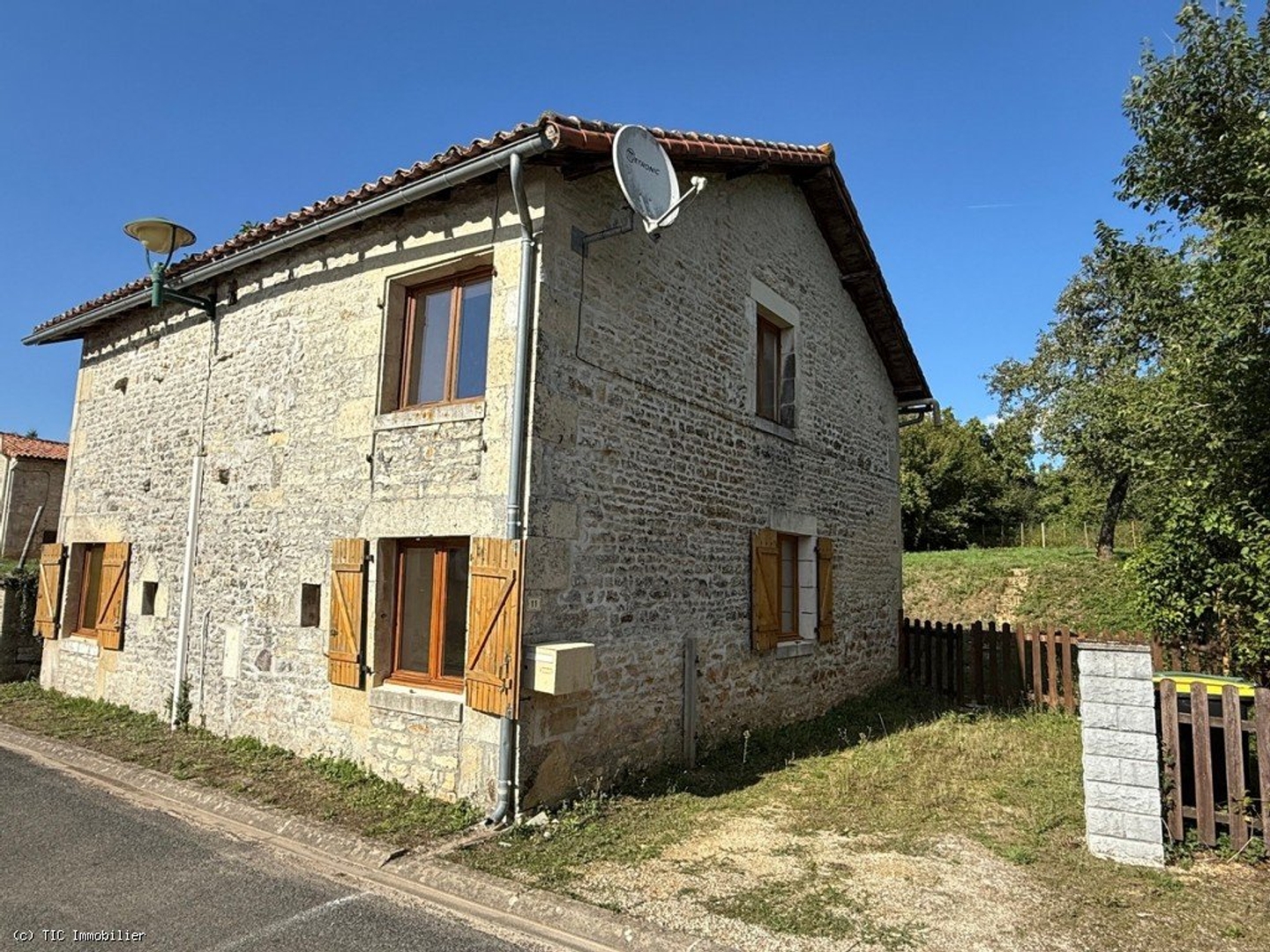Jolie Maison En Pierre Proche Ruffec