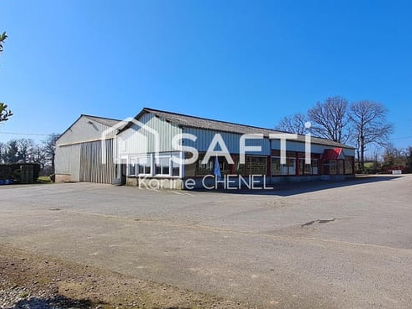 Locals d'activités de 1000m² sur 6675m² terrain