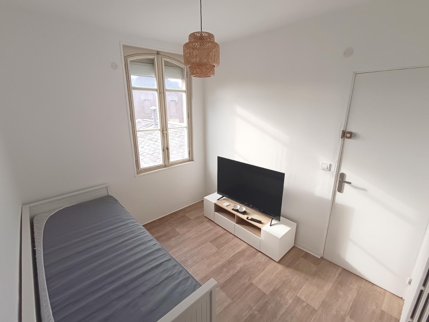 Studio meublé tout inclus St-Roch
