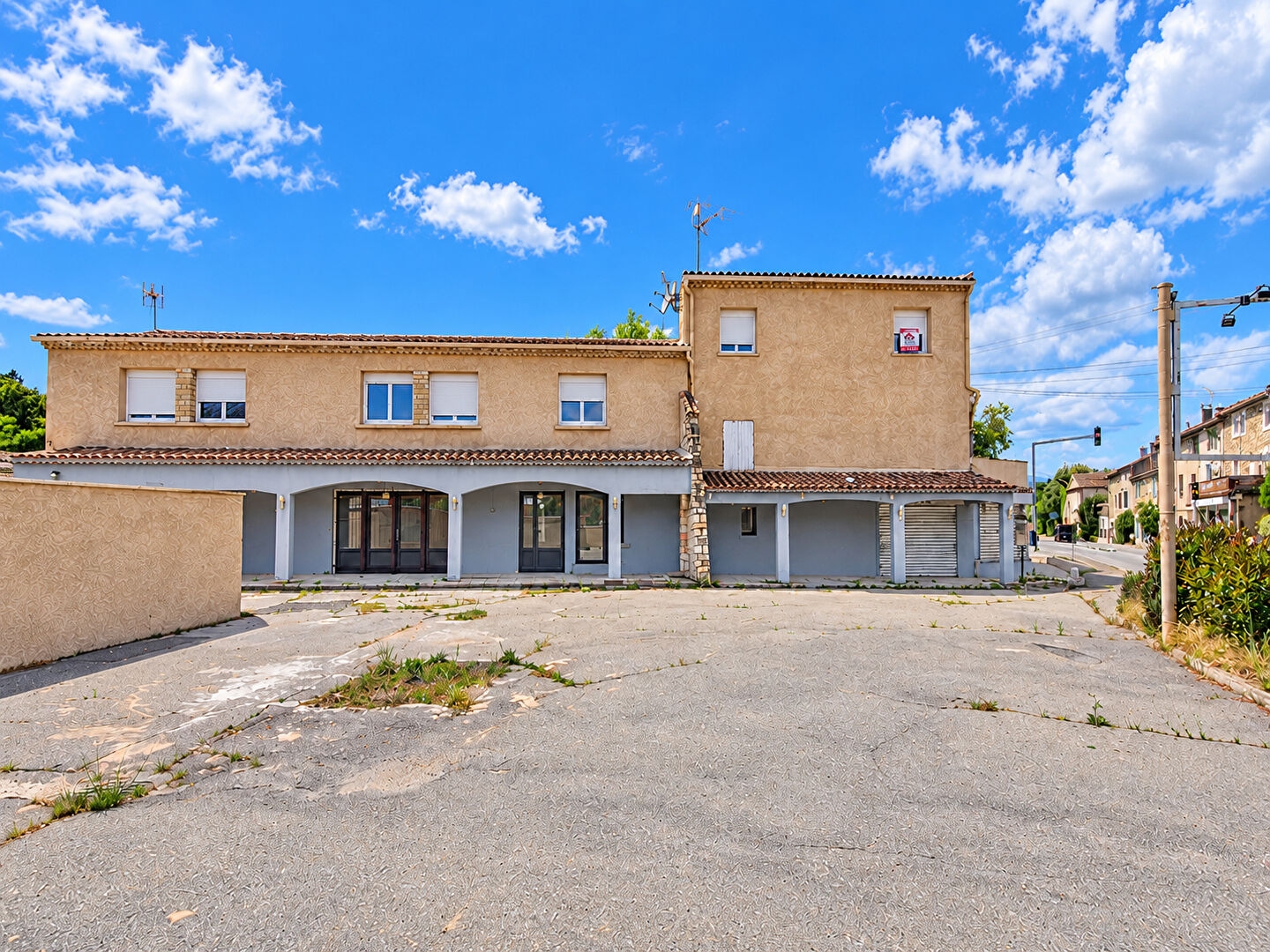 Locaux à vendre - 500m2 - Mallemort (13370)