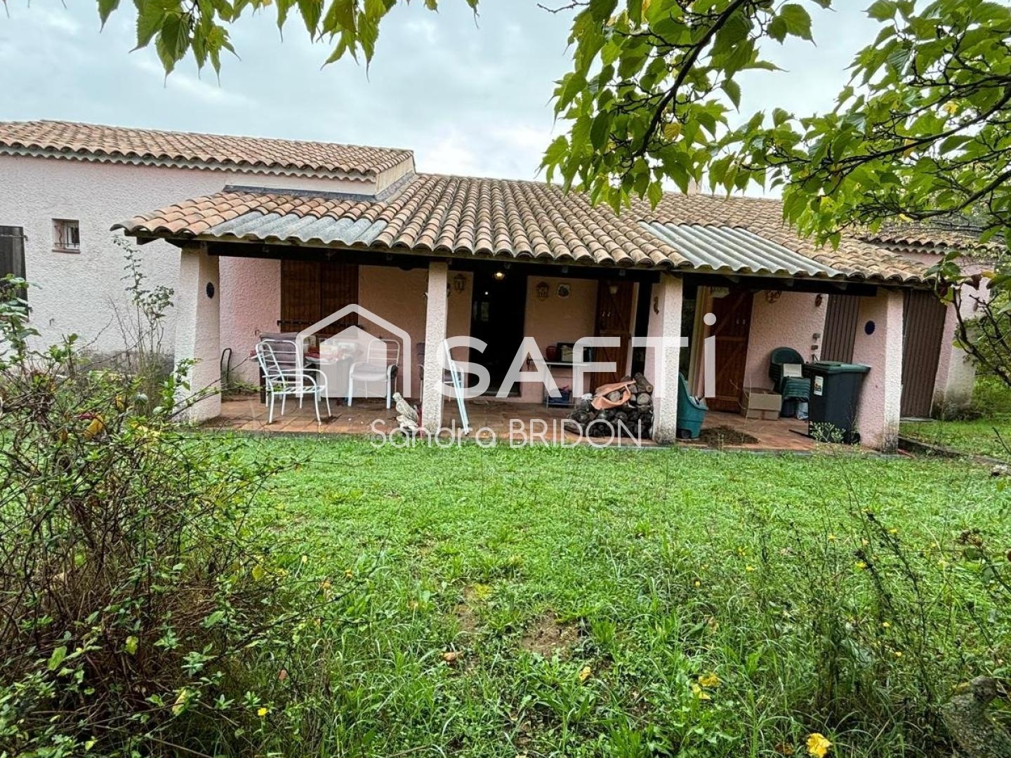 villa de plain pied sur joli terrain