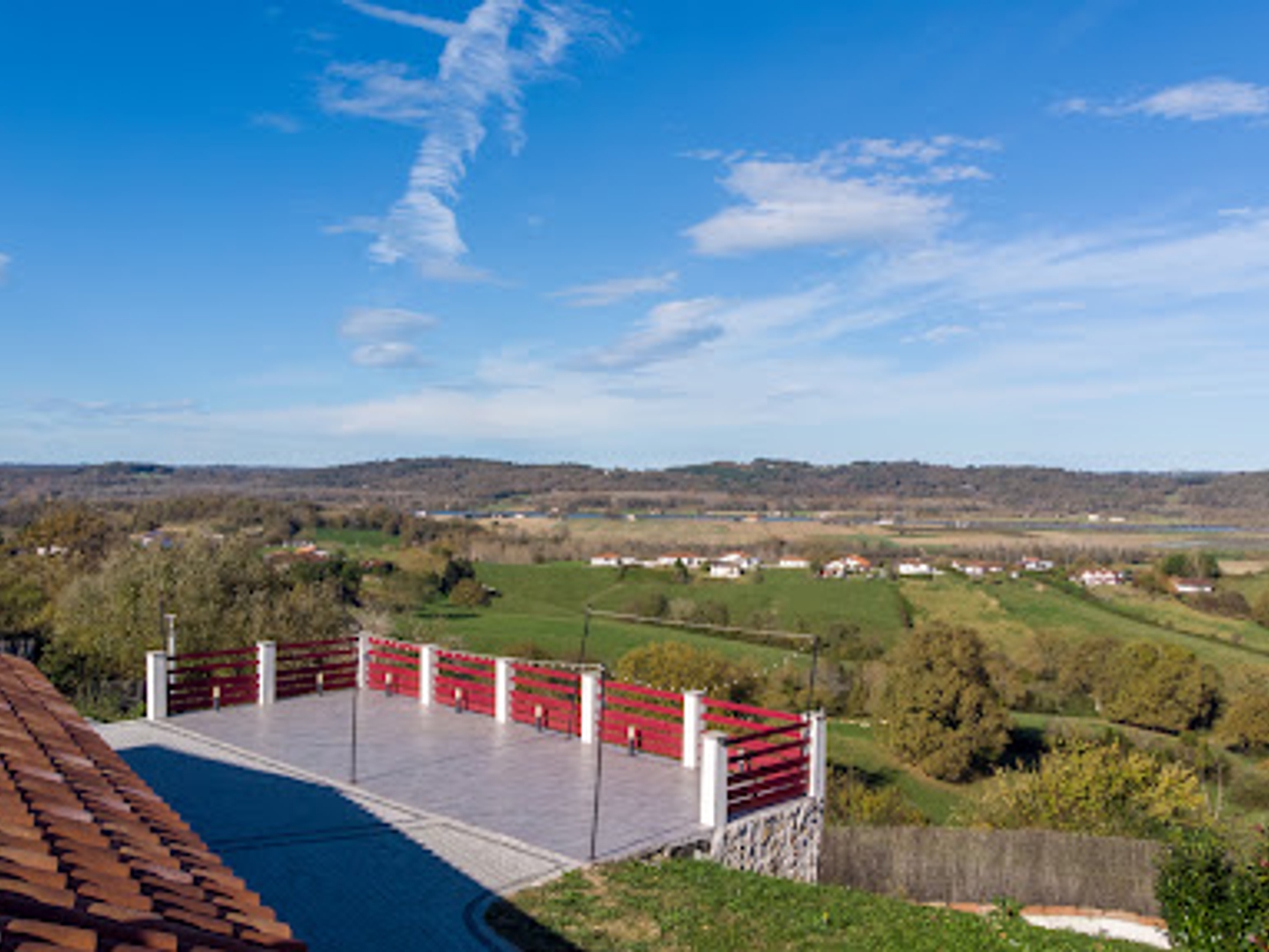 Maison à vendre - 9 pièces - 360m2 - Guiche (64520)
