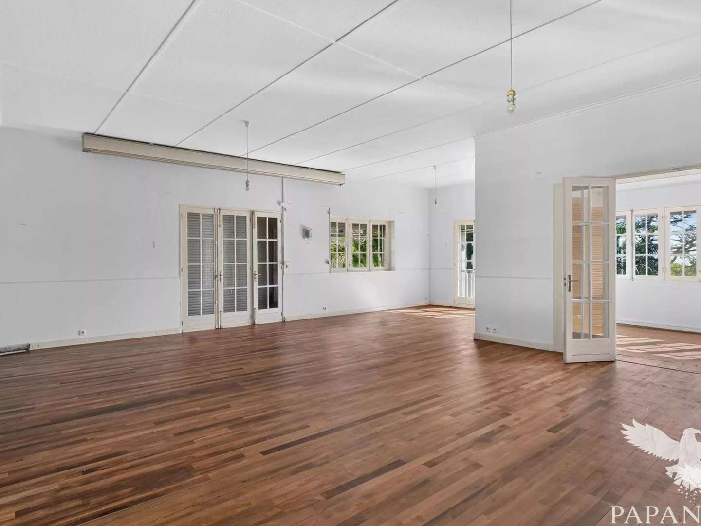 Maison à vendre - 12 pièces - 377m2 - Saint-Denis (97400)