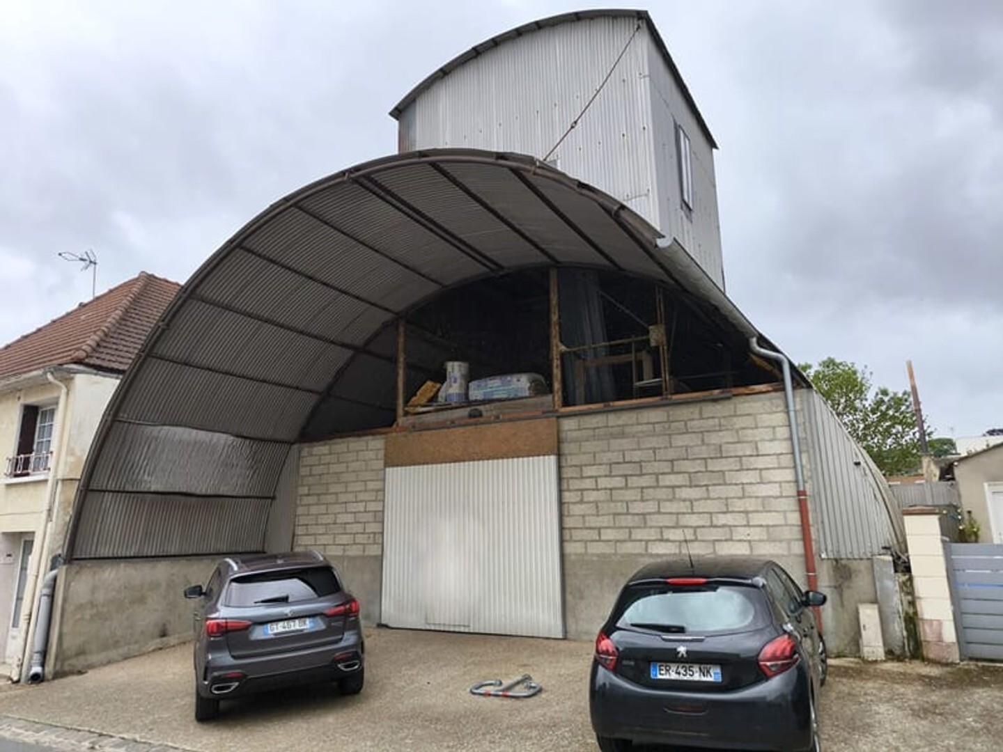 Immeuble industriel 266 m²