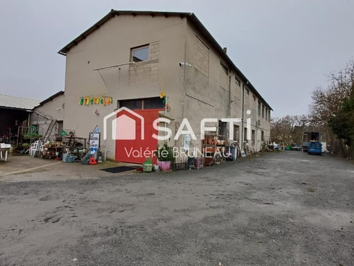 Bureaux 15 pièces 1500 m²