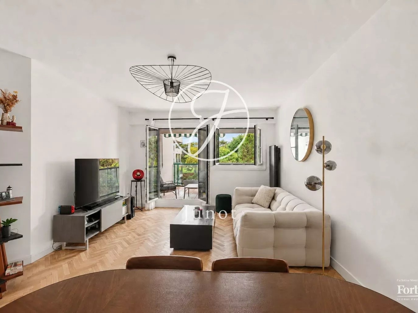 Saint-Cloud - Hippodrome - Appartement rénové de 69.58 m² - 2 chambres - Balcons