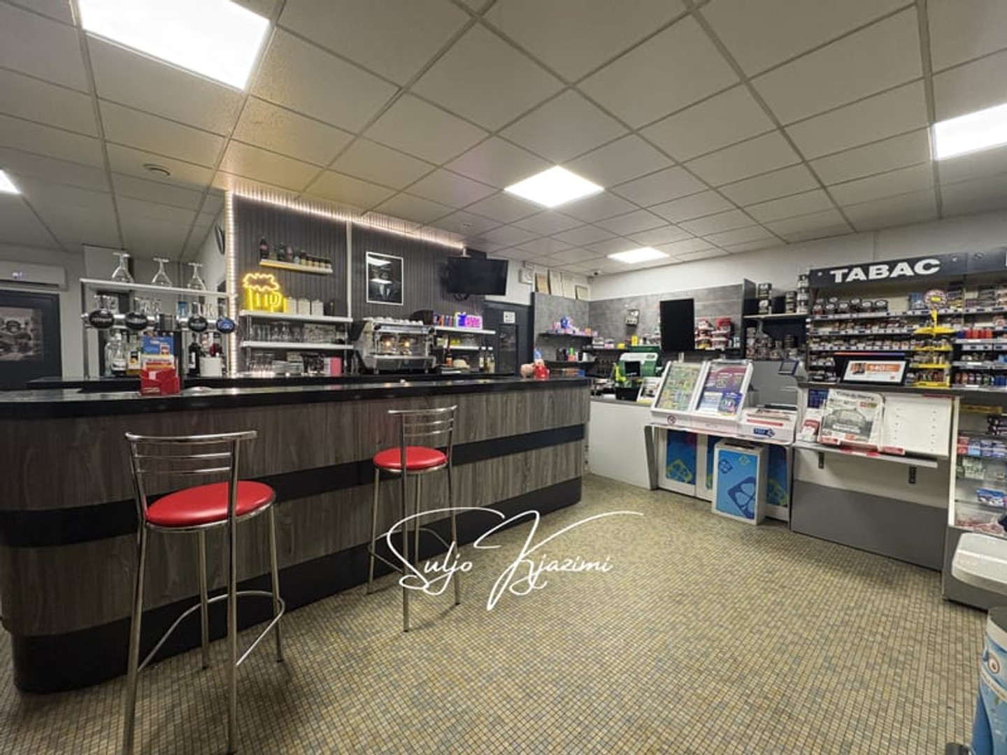 Immeuble avec fond de commerce Bar-Tabac FDJ et Logement