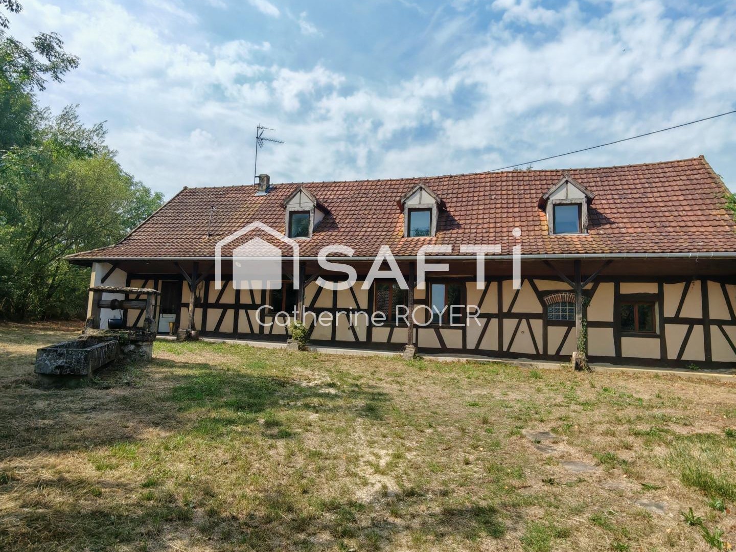 Maison spacieuse + T2 + dépendances - grand terrain