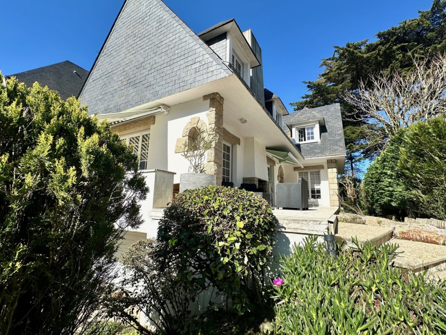 VILLA 4 CHAMBRES - A 50 M DE LA PLAGE