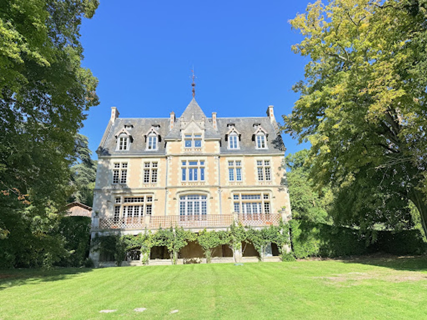 Château 14 pièces 500 m²