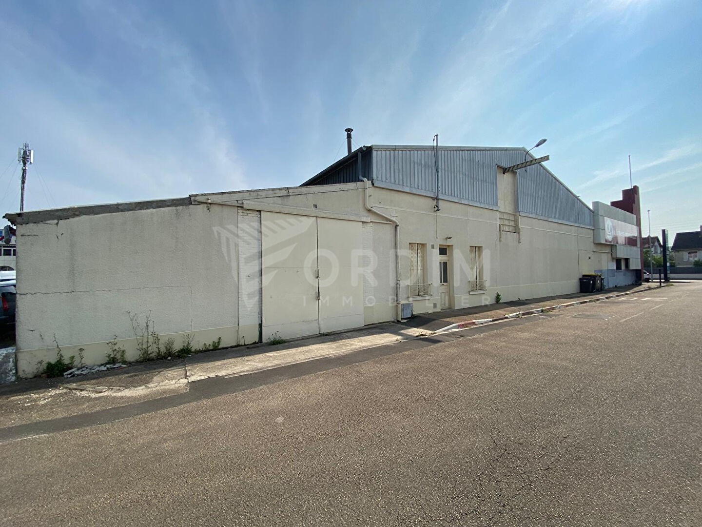 AUXERRE - 9 RUE DU MOULIN DU PRESIDENT - LOCAL DE STOCKAGE OU D'ACTIVITE DE 495M²
