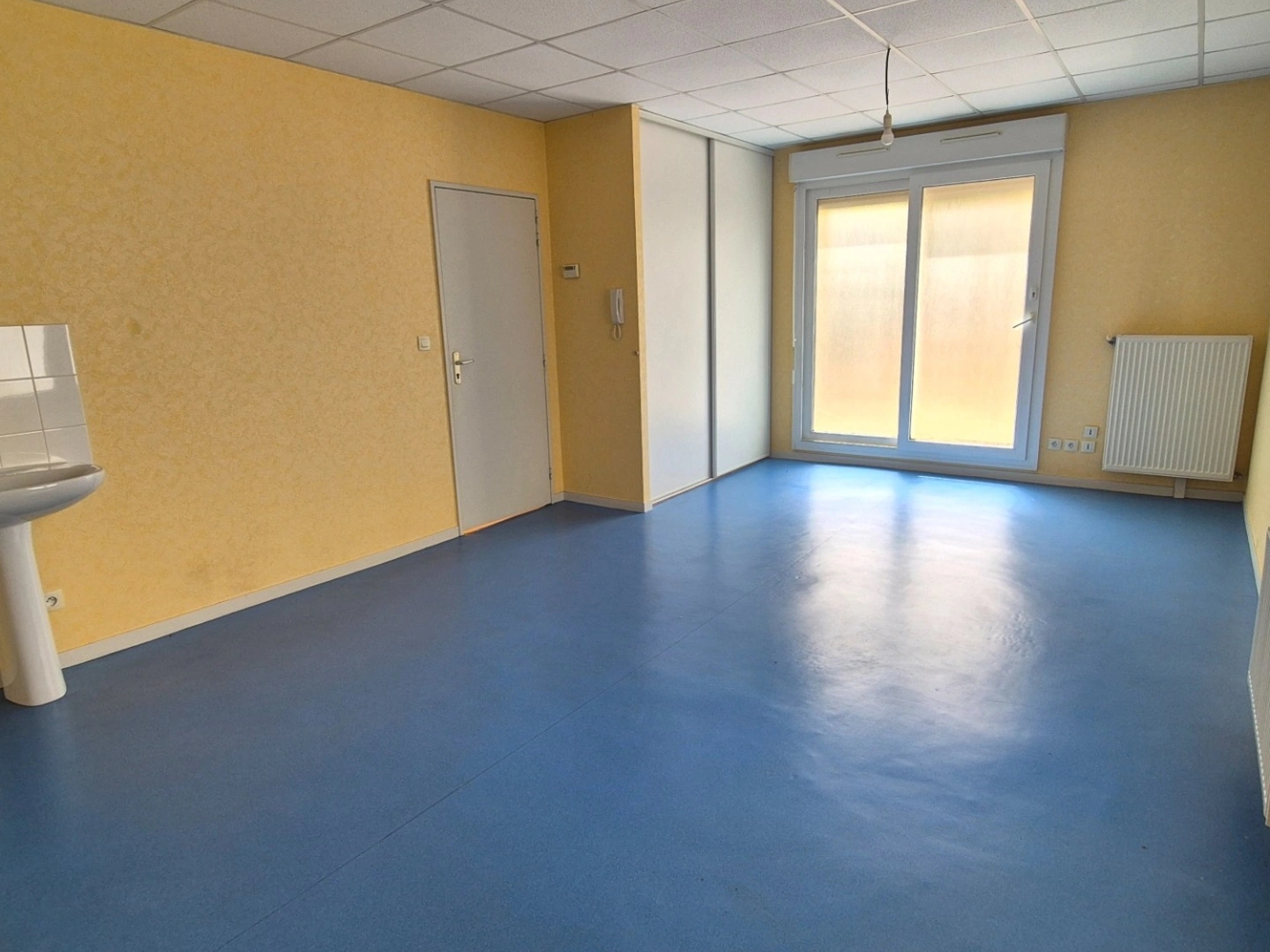 Magasin à vendre - 3 pièces - Chartres (28000)
