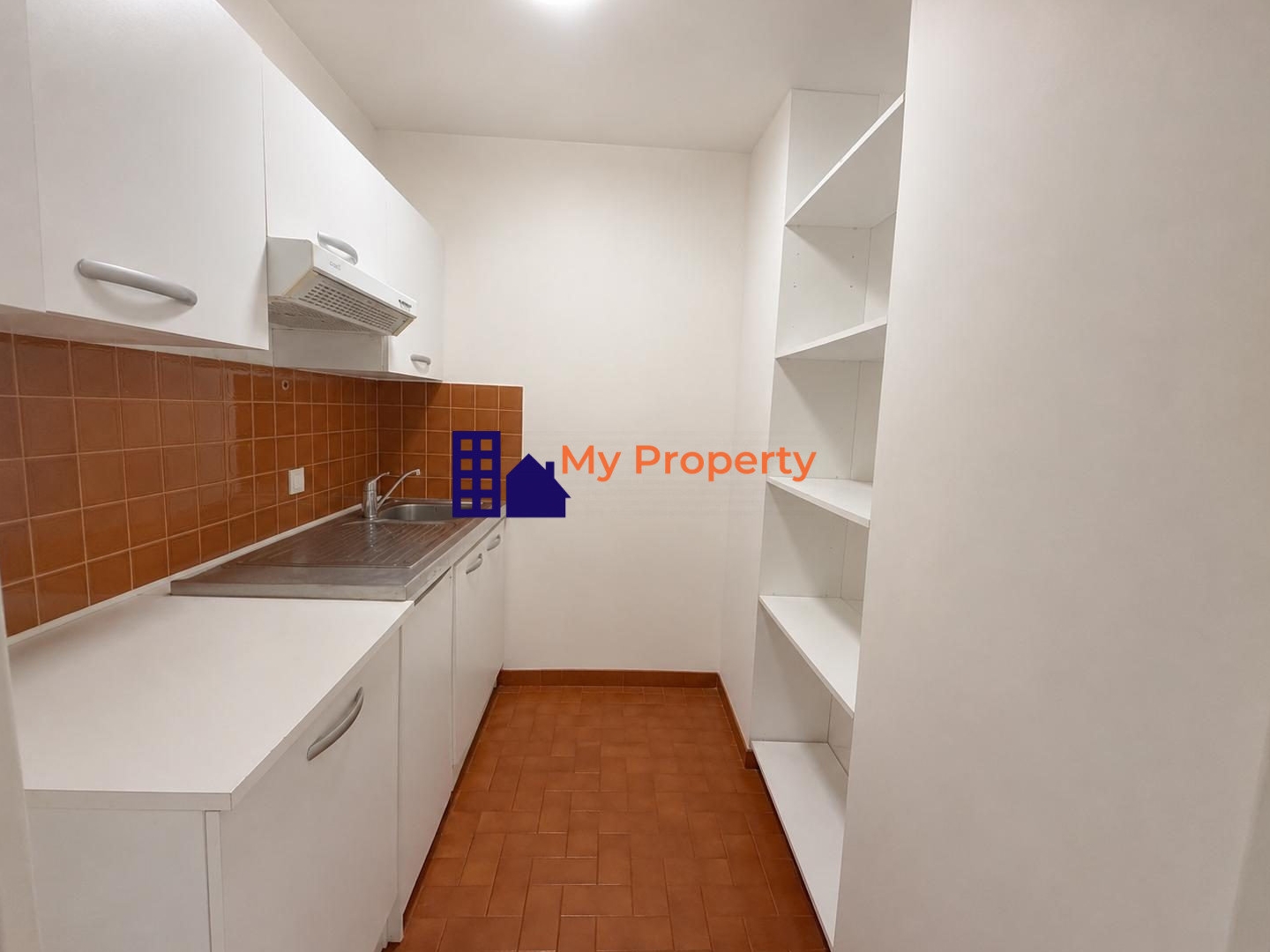 STUDIO VENDU LOUE A 12 MINUTES DE PARIS