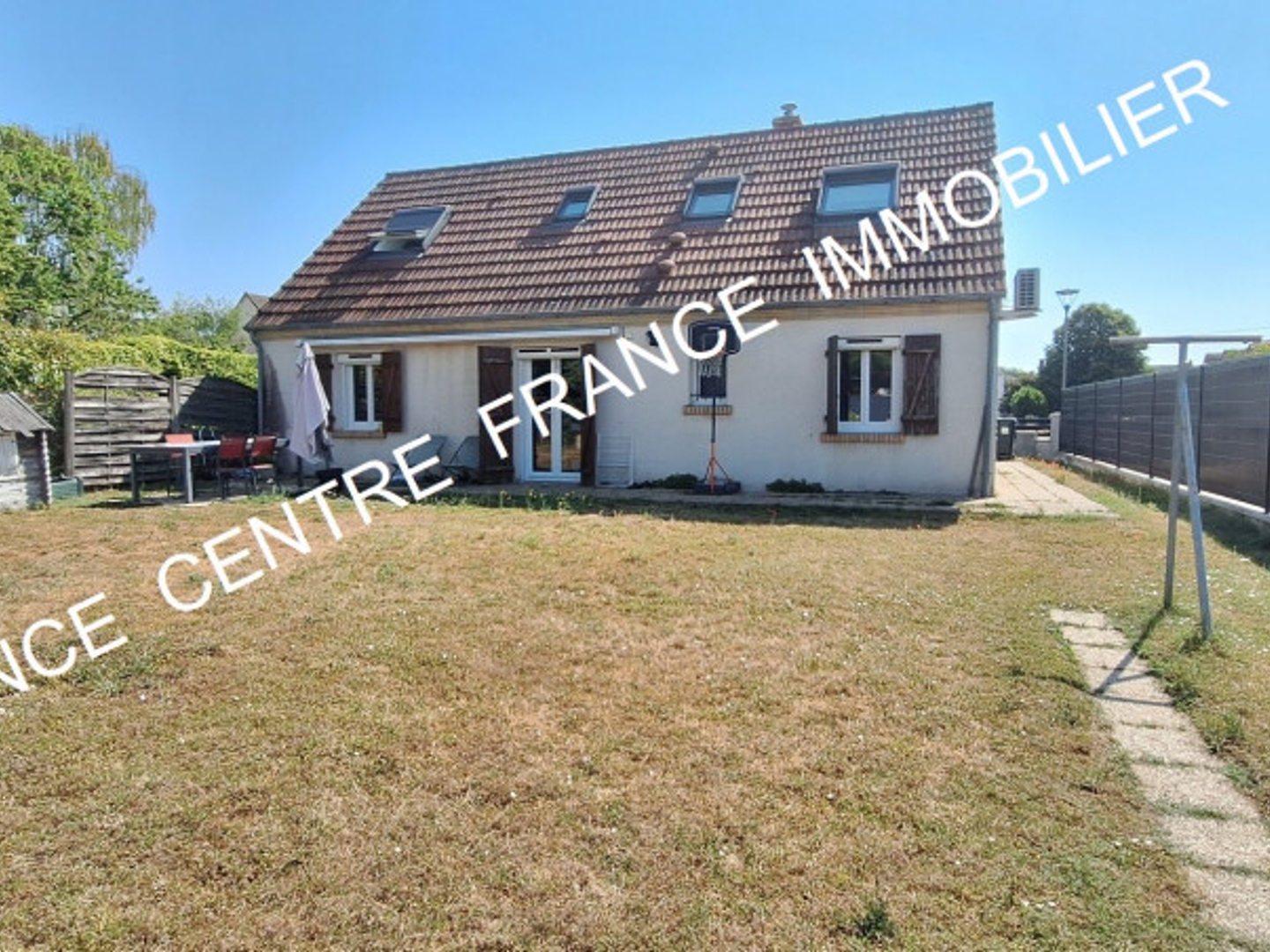 Maison à vendre - 5 pièces - 105m2 - Saint-Doulchard (18230)
