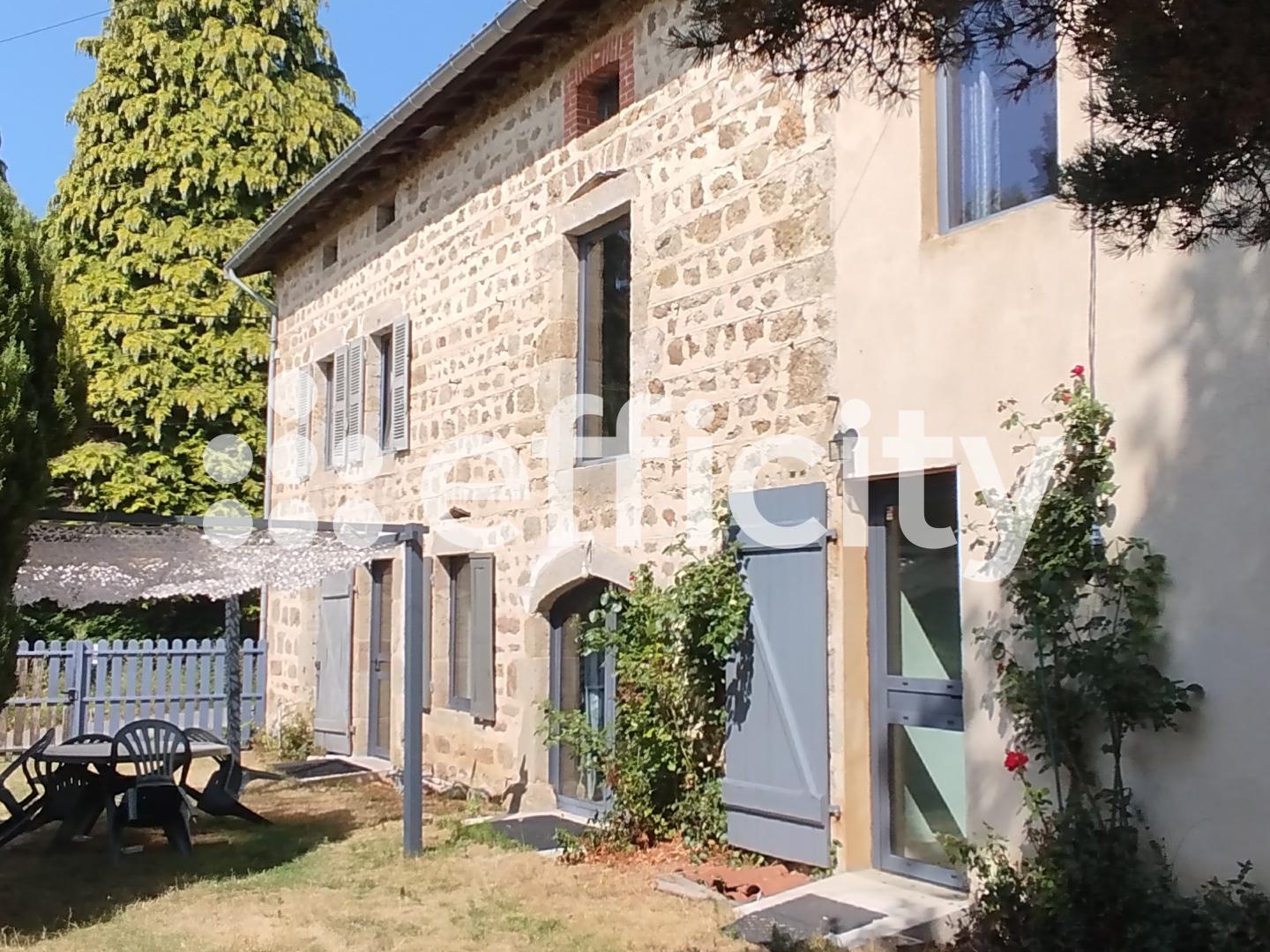 Maison à vendre - 8 pièces - 250m2 - Usson-En-Forez (42550)