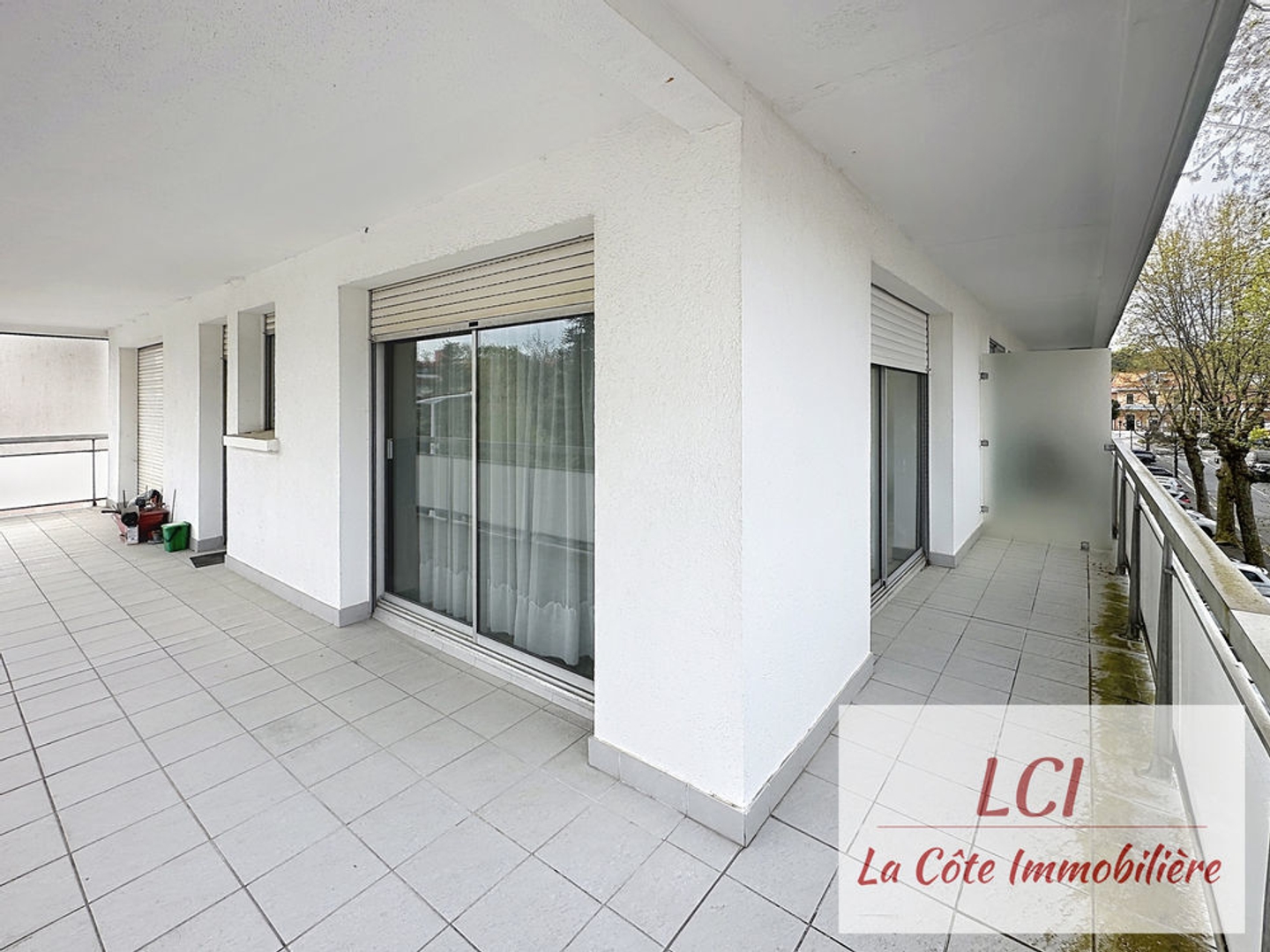 ARCACHON Centre proche gare. Appartement T3 avec grande terrasse.