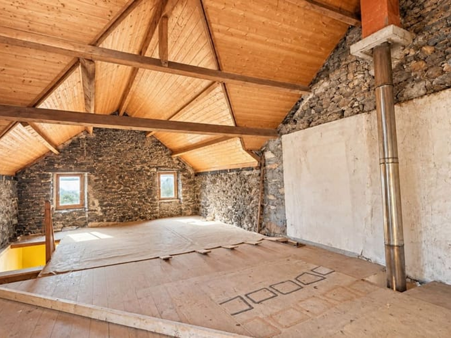 Maison à vendre - 2 pièces - 135m2 - Prades-Salars (12290)