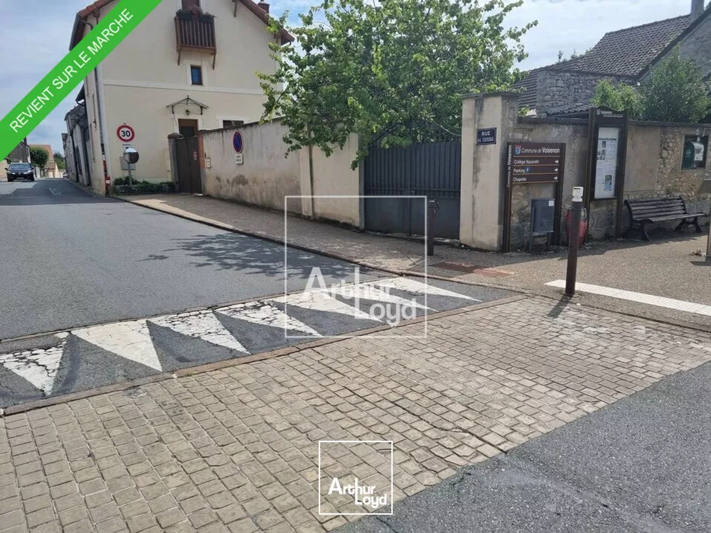 Locaux à vendre - 236m2 - Voisenon (77950)