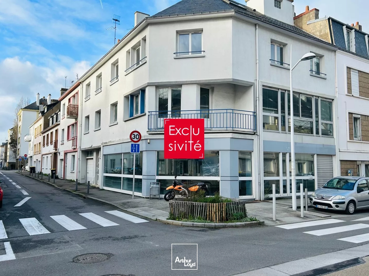 A VENDRE A LOUER LOCAUX ST NAZAIRE 483M2