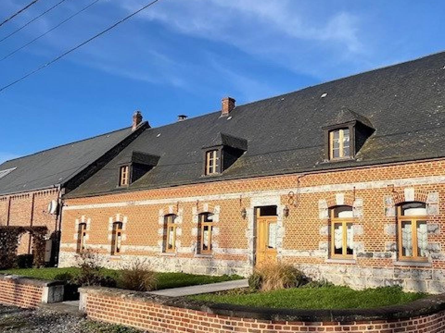 Magnifique propriété avec gîte, terrain et nombreuses dépendances !