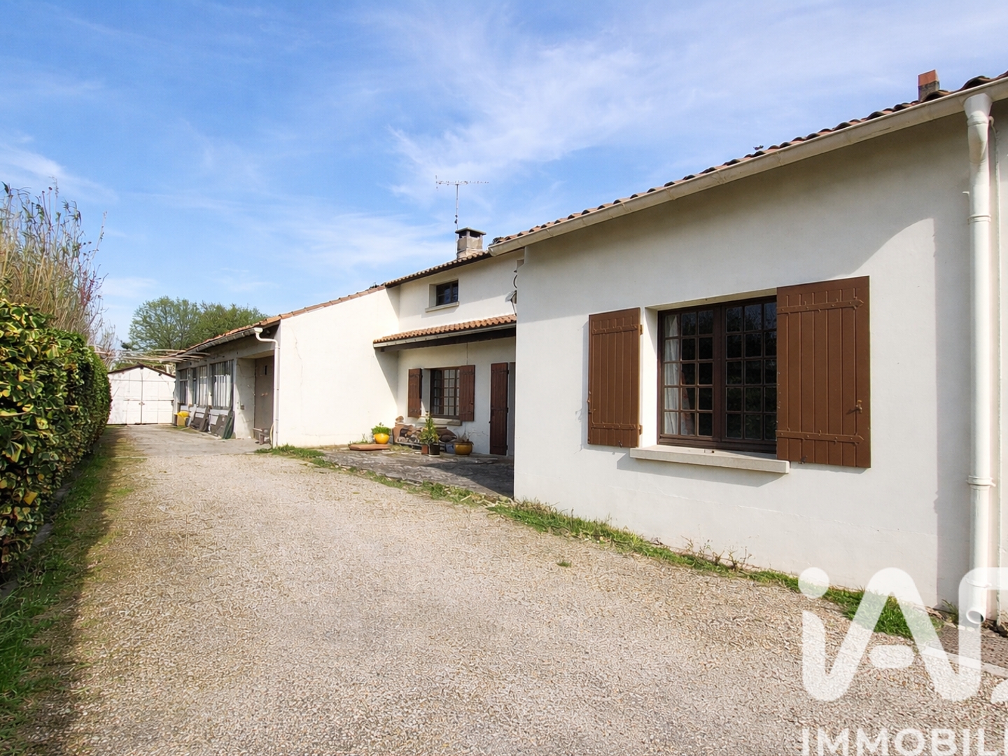 Appartement à vendre - 8 pièces - 222m2 - Beaucaire (30300)
