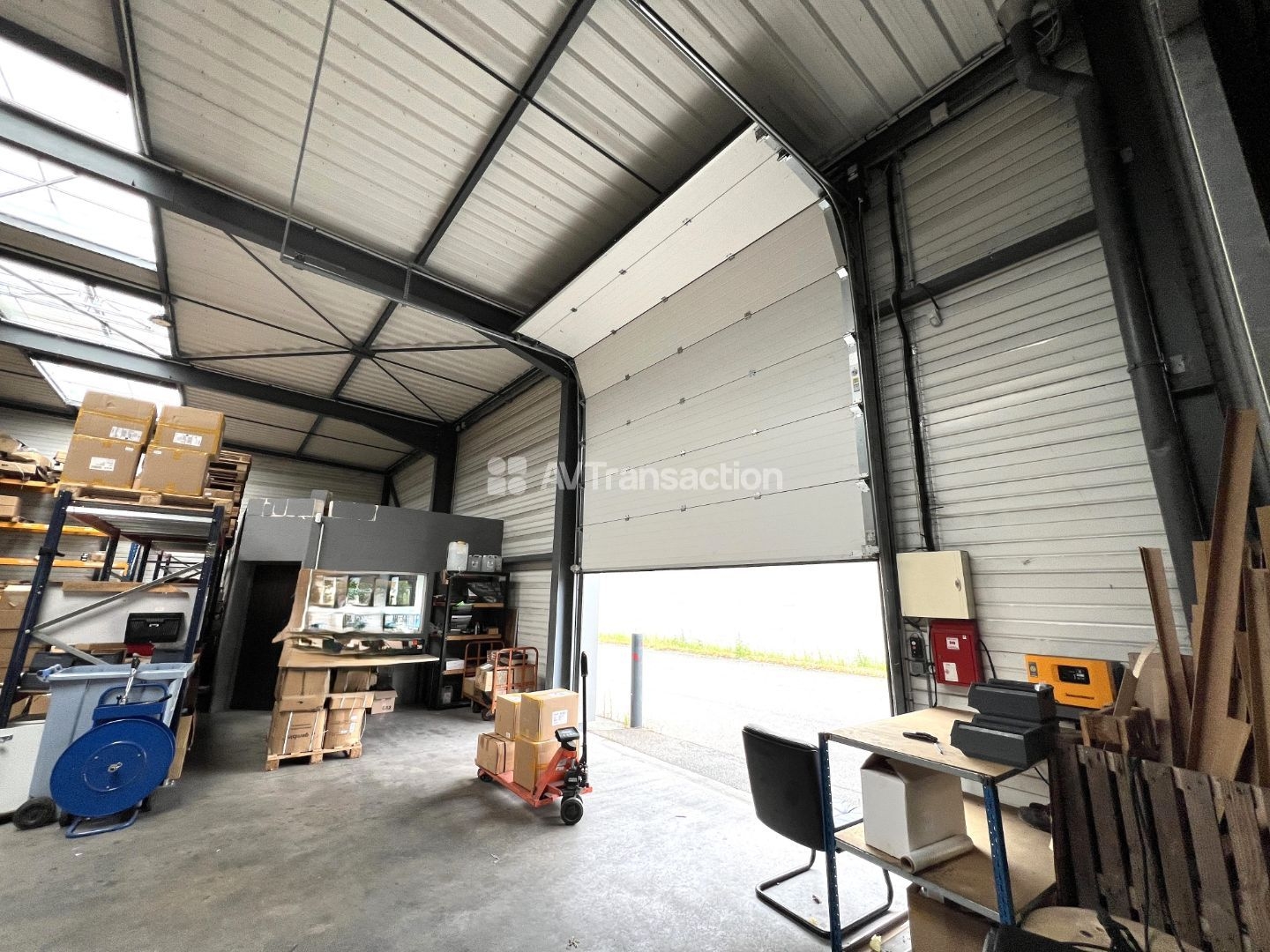 A vendre , Evreux ( 27000 ) local d'activité , 1090 m2