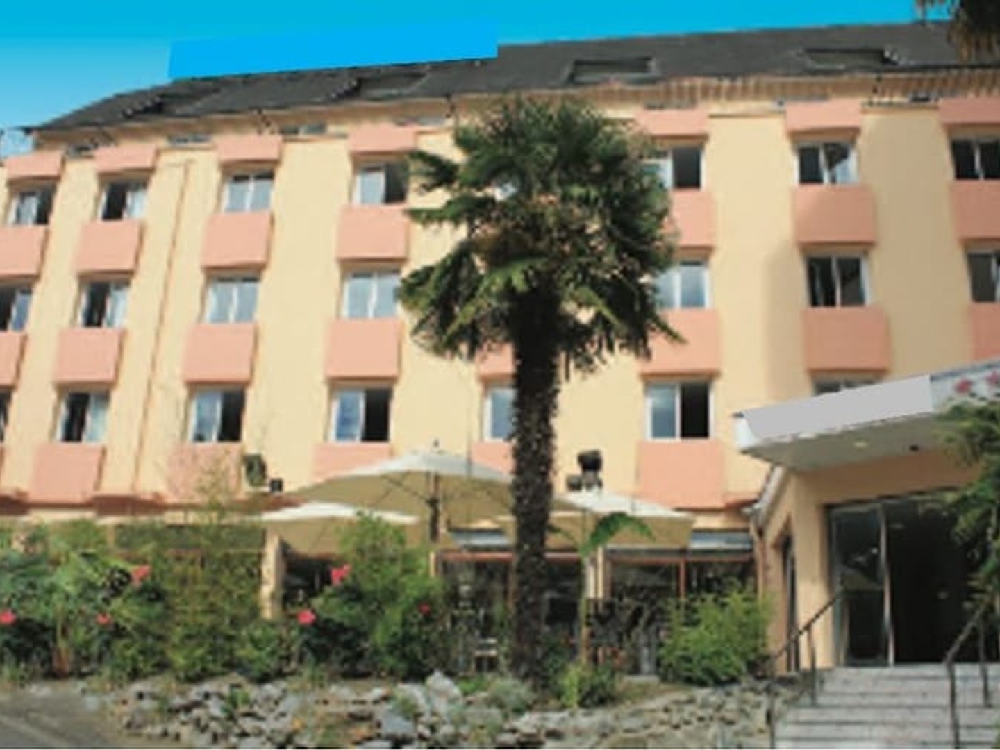 Commerce 2325 m²