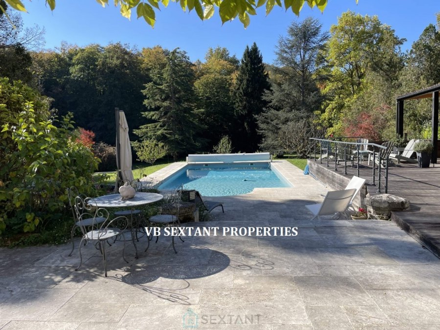 Maison à vendre - 7 pièces - 265m2 - Latresne (33360)