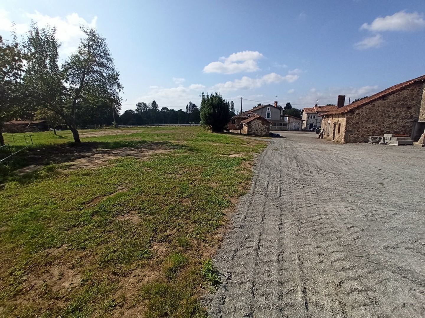 GRANGE RÉNOVÉE (RÉCEPTIONS, ACRTIVITÉS, STOCKAGE