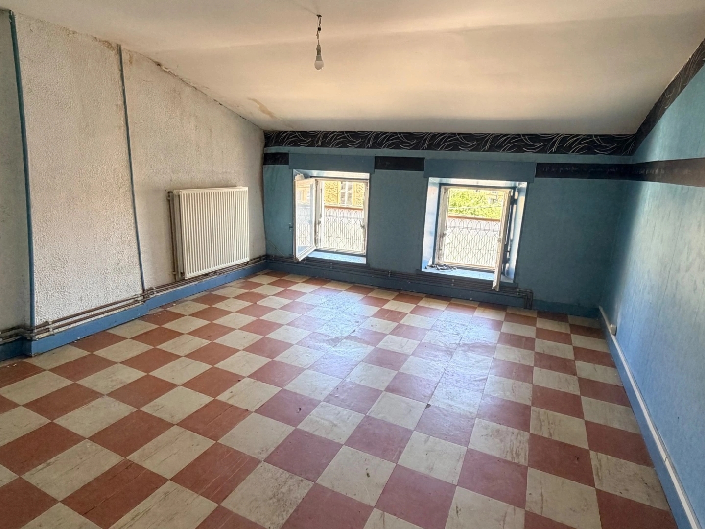 Immeuble à vendre MONTMEDY (55)