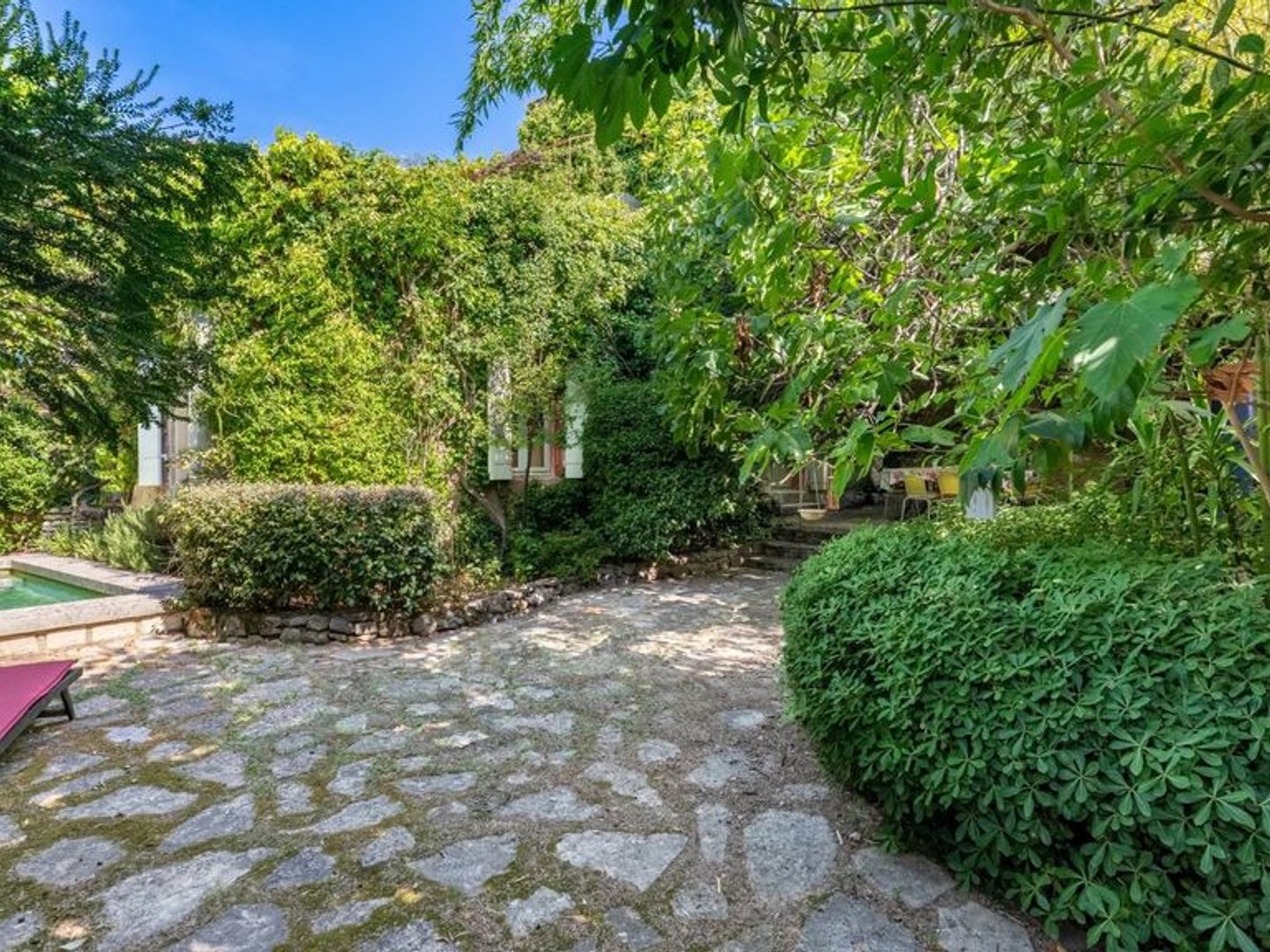Appartement à vendre - 4 pièces - 167m2 - Eygalières (13810)