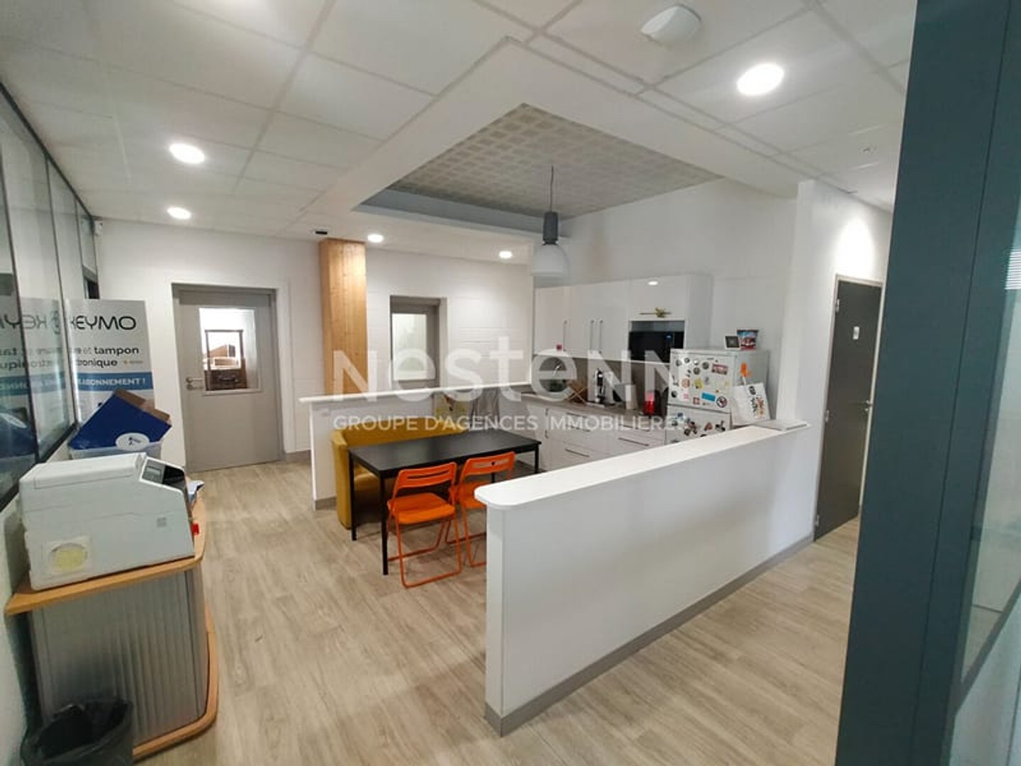 Immeuble commercial 250 m²