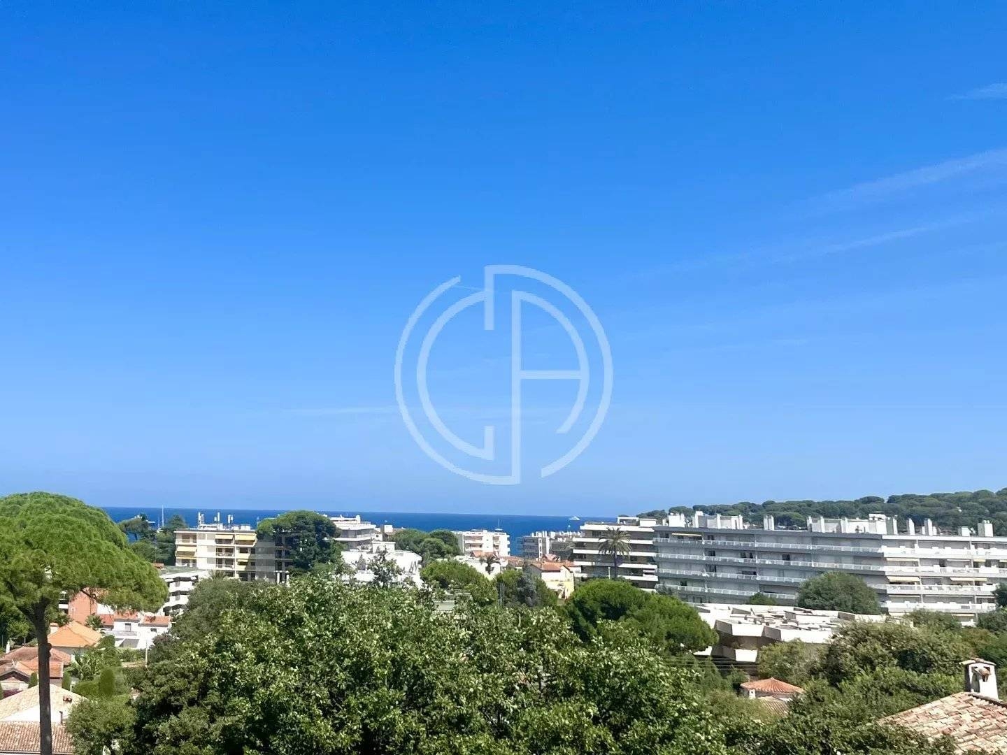 Maison à vendre - 320m2 - Antibes (06600)