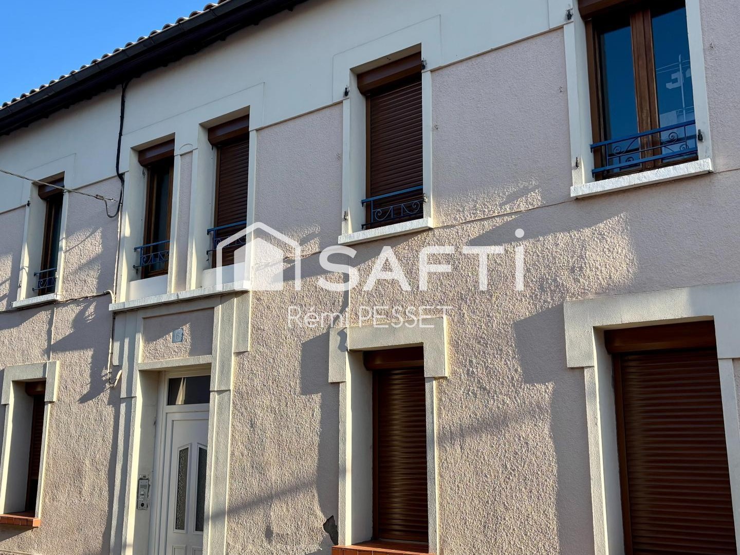 A vendre Immeuble de rapport avec 4 appartements loués