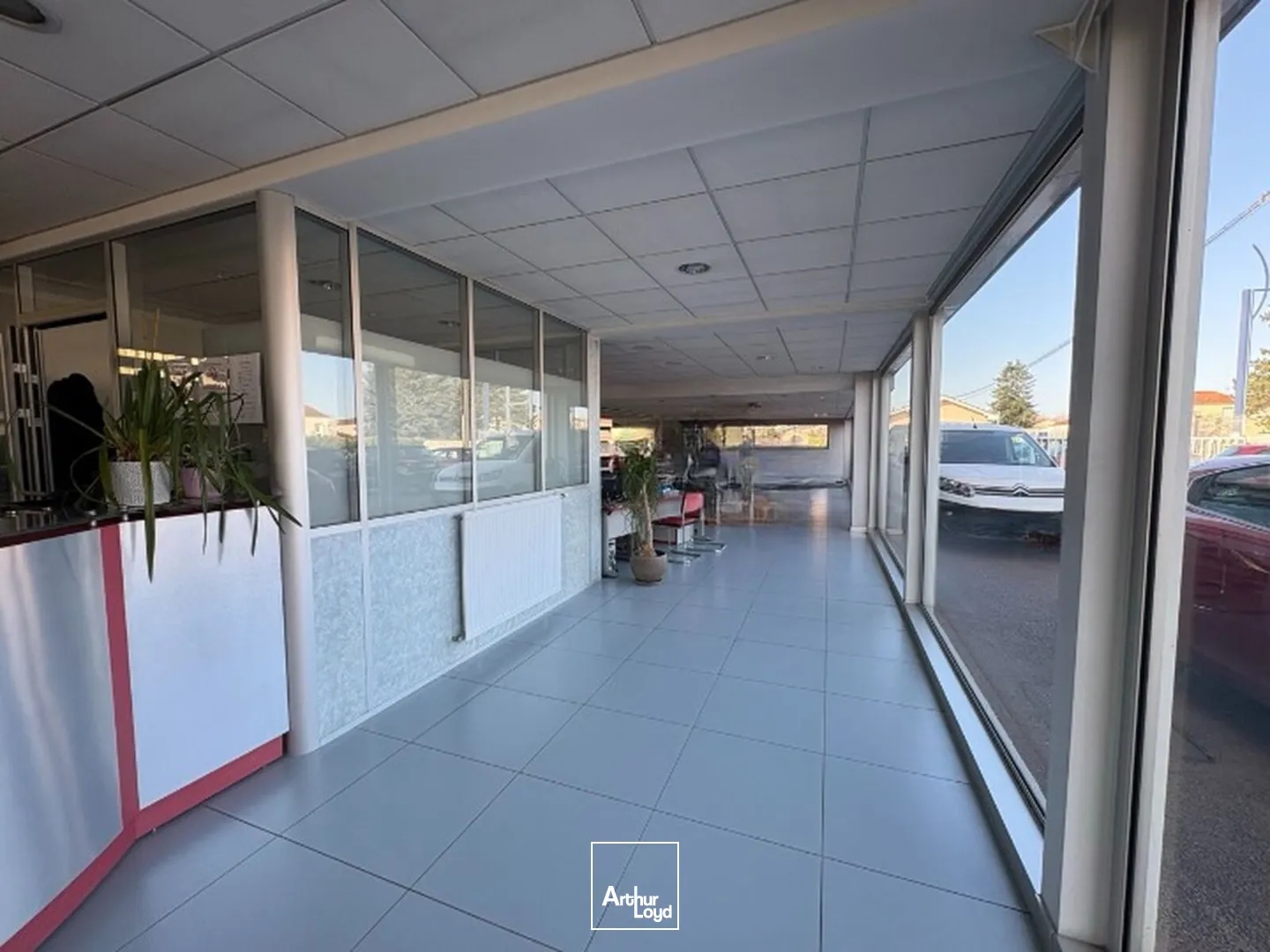 Locaux à vendre - 900m2 - Roanne (42300)