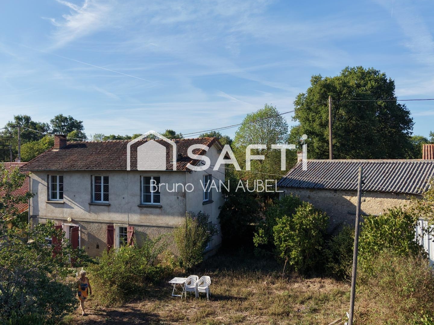 Maison de campagne avec environ 1 hectare de terrain
