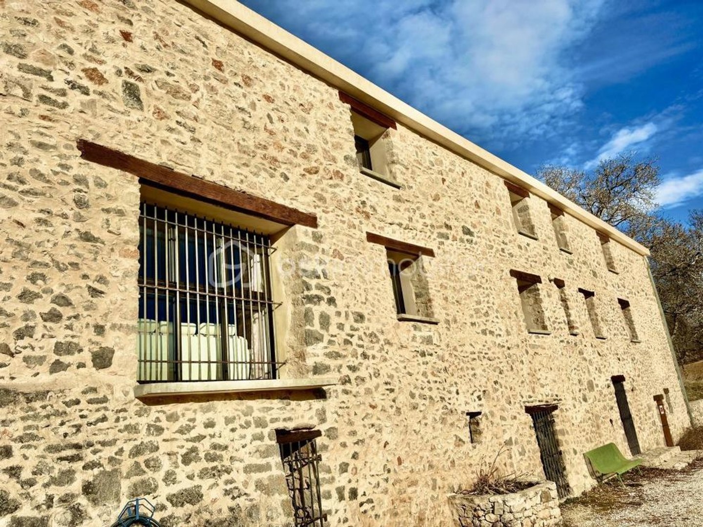 Ferme en Pierre alliant modernité et authenticité