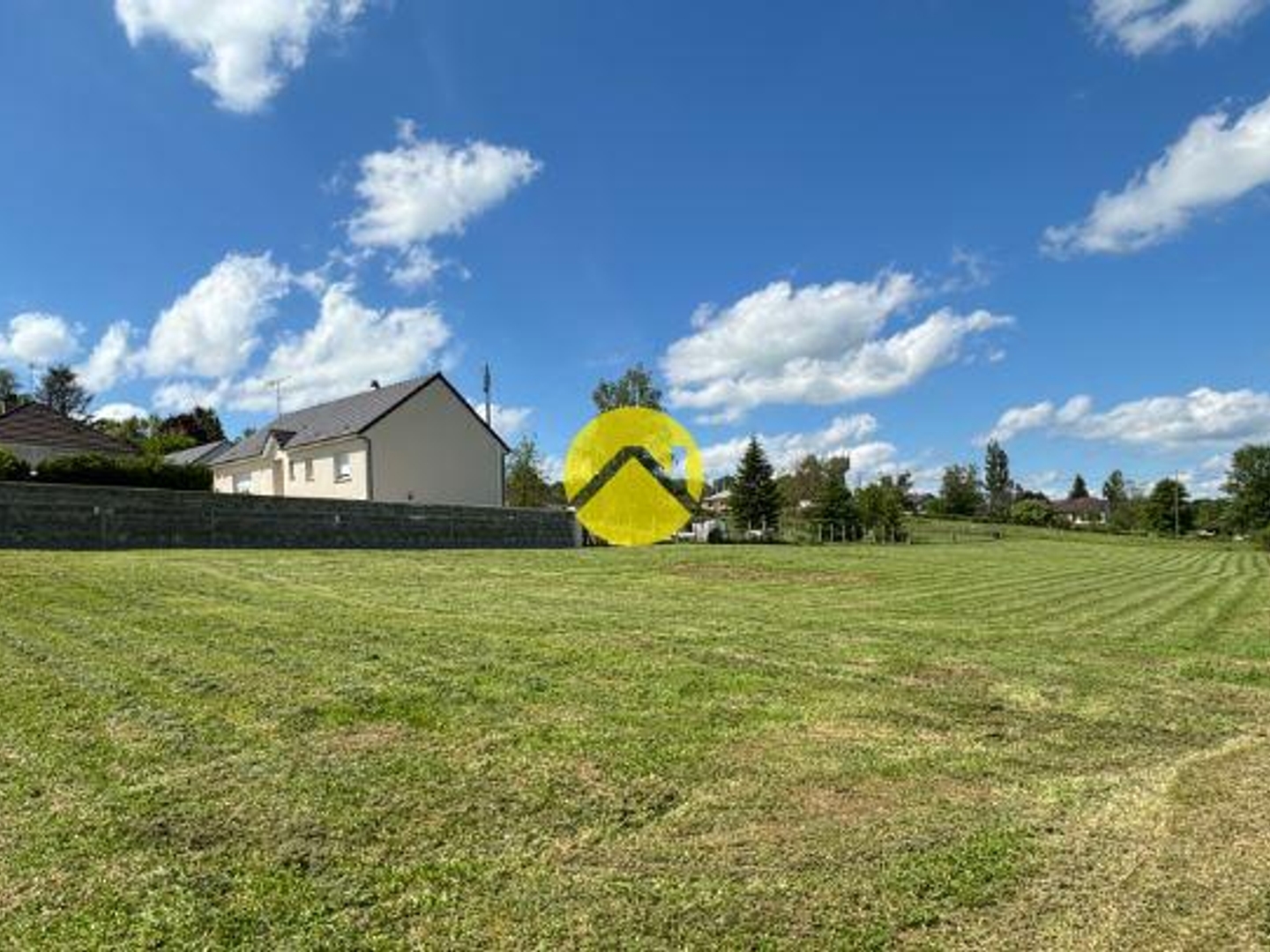 Terrain à vendre - 2439m2 - Jouet-Sur-L'aubois (18320)