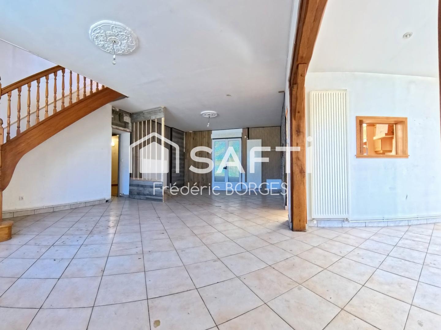 Maison à vendre - 6 pièces - 149m2 - Essigny-Le-Petit (02100)